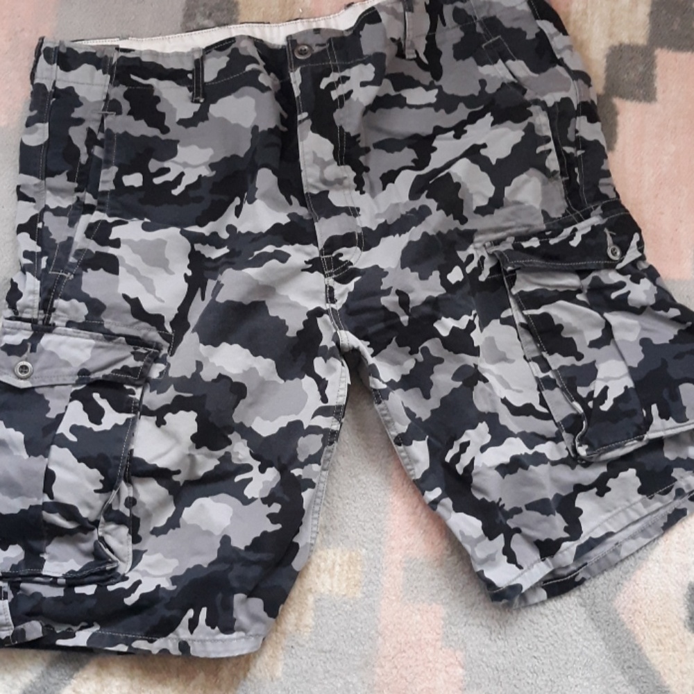 Levi cargo shorts